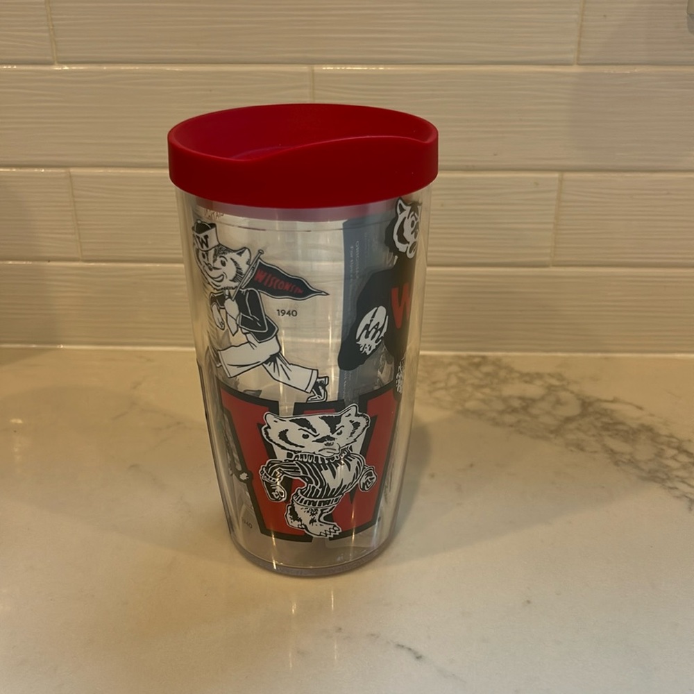 16oz Tervis Tumbler. UW-Madison Badger alumni association. NWT.